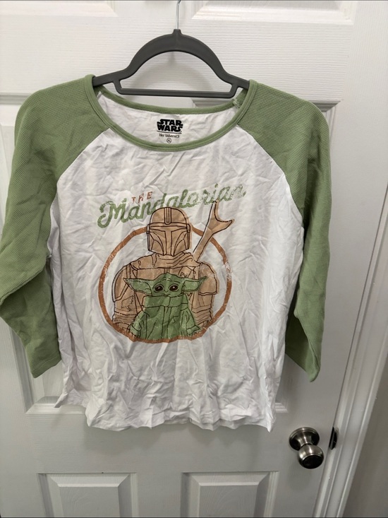 Her Universe Other - Star Wars The Mandalorian Raglan pajama set in White and Sage Green